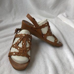 Earth Ficus Leo Wedge Sandal, Tan/Beige,  Size 7